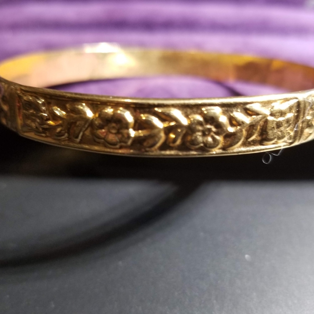 18kt Spanish Gold Embossed Bangle Bracelet